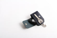 Load image into Gallery viewer, [lemma]&lt;br&gt;&quot;Coche&quot; Smart Key Case/ Buttelo Leather